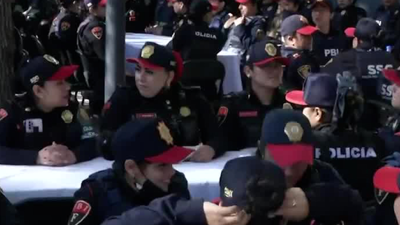 En CdMx, ofrecen desayuno a mujeres de la PBI