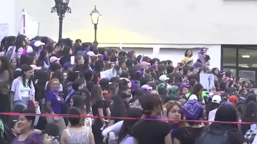 Finaliza marcha del 8M, donde 18 mil mujeres se manifestaron en Saltillo