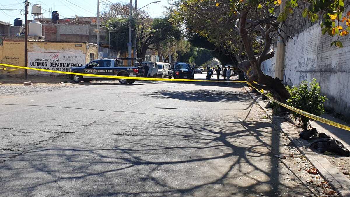 El hallazgo se dio a un costado del panteón Guadalajara. (Juan Carlos Munguía)