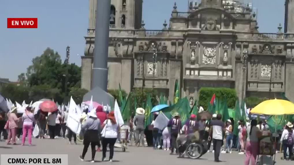 Llegan las primeras manifestaciones del 8M al Zócalo capitalino