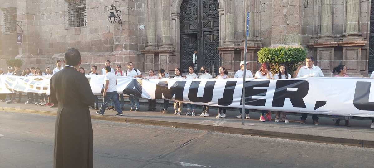 En Morelia, realizan oraciones ante la marcha feminista. (Especial)