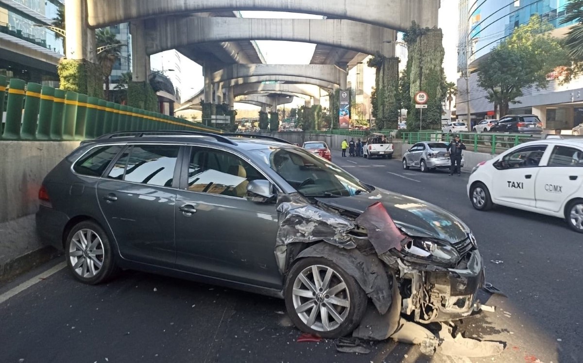 El accidente ocurrió en los carriles centrales, con dirección a la salida a Cuernavaca. | Enrique Luna