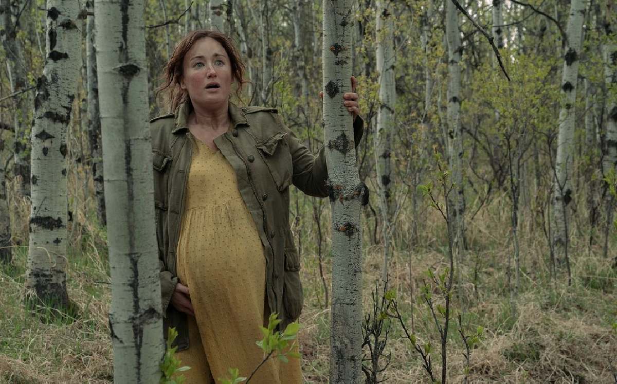 Ashley Johnson como la madre de Ellie | Especial