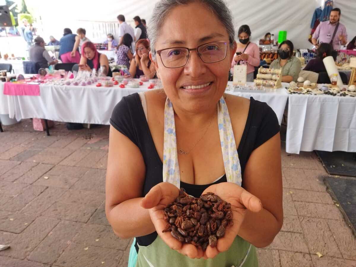 Braulia menciona que encuentra su estabilidad personal y económica en el cacao (Elizabeth Hernández)