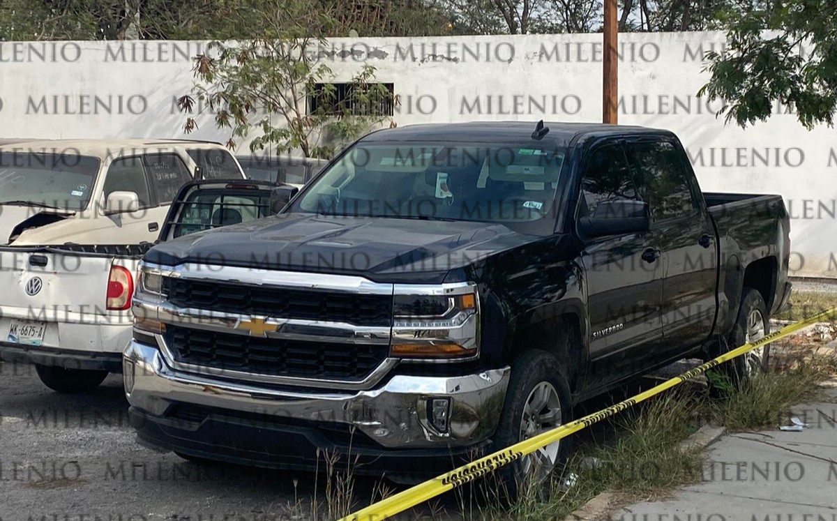 Camioneta en la que fueron hallados los presuntos secuestradores. (Especial)