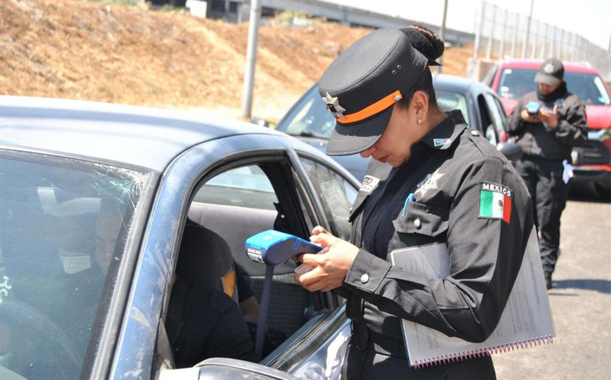 Automovilistas infraccionados por invadir carril del Mexibús, Ecatepec | Especial