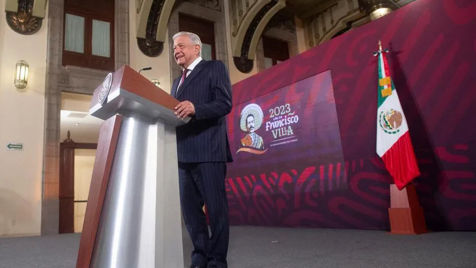 "Ahí va a seguir Porfirito": AMLO ironiza tras orden para restituir a Edmundo Jacobo