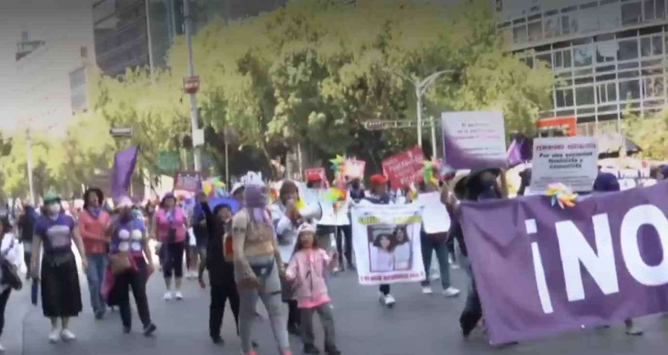 Marchan en contra del borrado de mujeres y niñas en Paseo de la Reforma