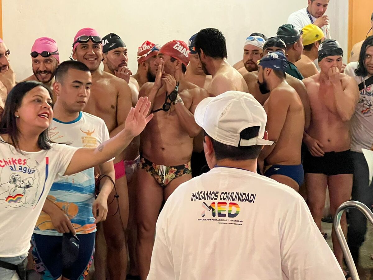 'Chikes al agua' busca visibilizar el acoso que sufre la comunidad LGBT. | Especial