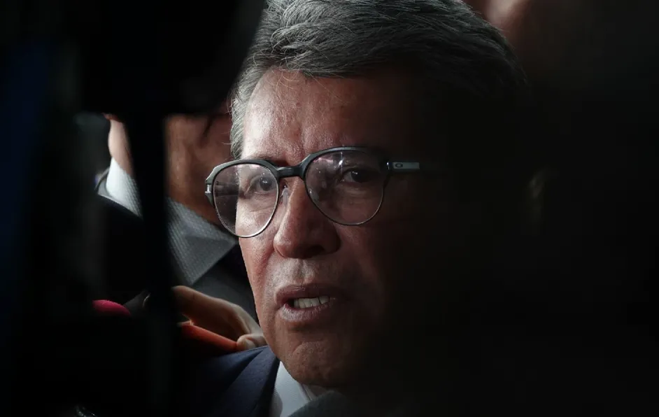 No confío en encuesta de Morena para elegir a candidato presidencial, dice Monreal