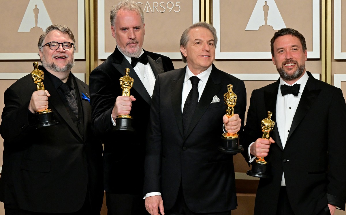 Guillermo del Toro agradece a su esposa, Netflix e hijos en los Oscar (AFP).