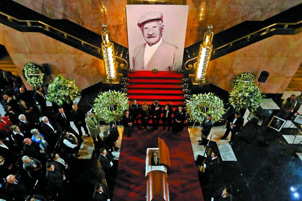El homenaje póstumo en el máximo recinto de cultura del país ante su familia, compañeros y público. Javier Ríos y Cuartoscuro