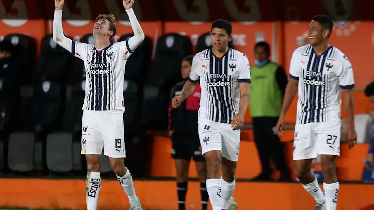 Monterrey le gana 2-1 a Pachuca en el Estadio Hidalgo y se consolida como líder de la Liga MX