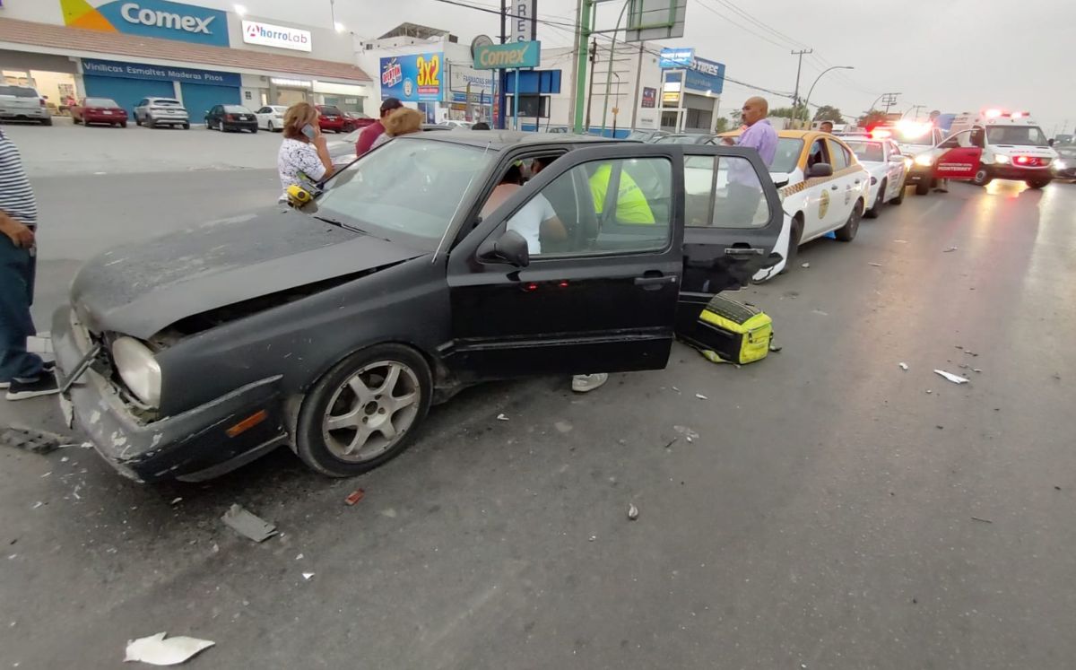 El percance se registró por colonia Puerta de Hiero, en la avenida Lincoln. Agustín Martínez