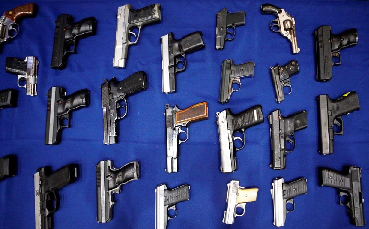 Armas decomisadas por el departamento de policía de Nueva York (Reuters)