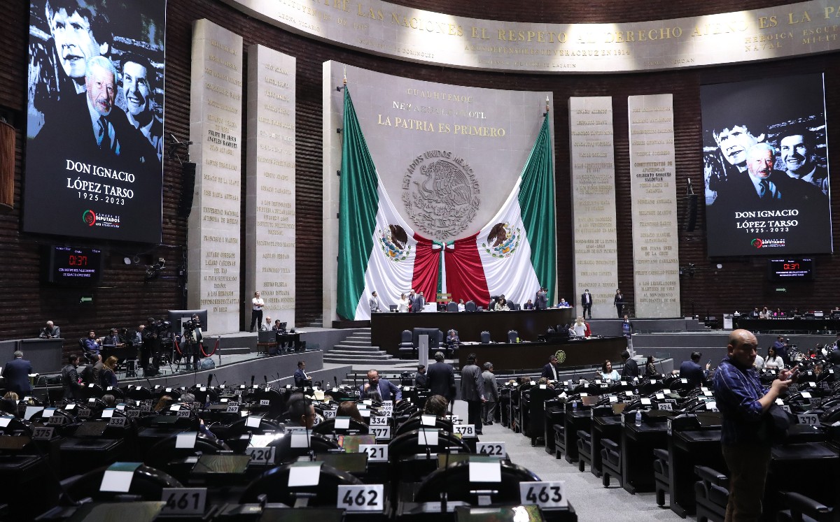 Diputados rinden minuto de aplausos en homenaje a Ignacio López Tarso. | Especial