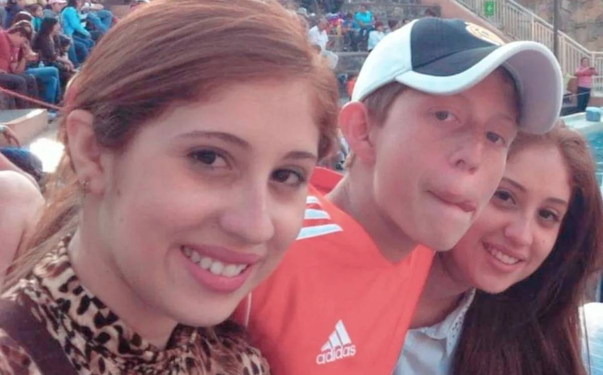 Octavio Ocaña y sus hermanas (Especial).