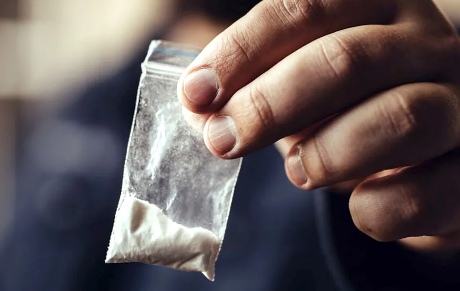Debemos tener acciones más ambiciosas para prevenir uso de drogas en jóvenes: Investigador