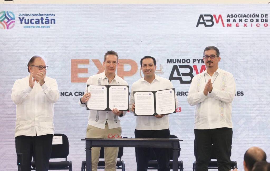 El gobernador Mauricio Vila y el presidente de la ABM, Daniel Becker. (Foto: Especial)