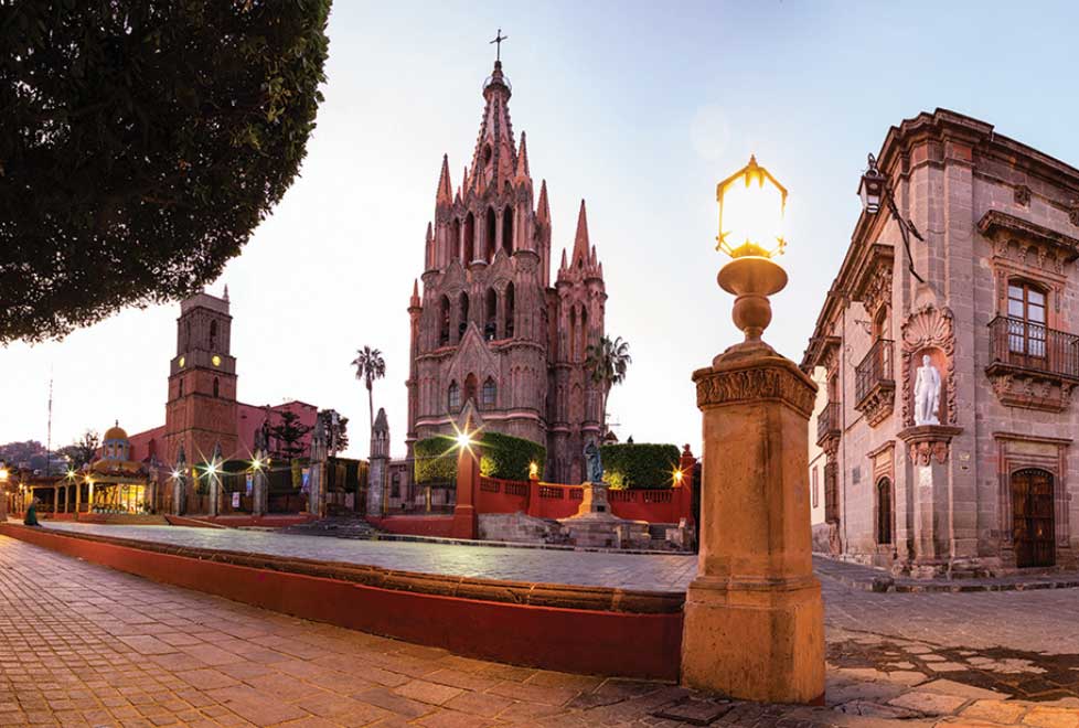 San Miguel de Allende. Pleno de arquitectura barroca, restaurantes de autor y mucha cultura. Fotos: Cortesía / Shutterstock