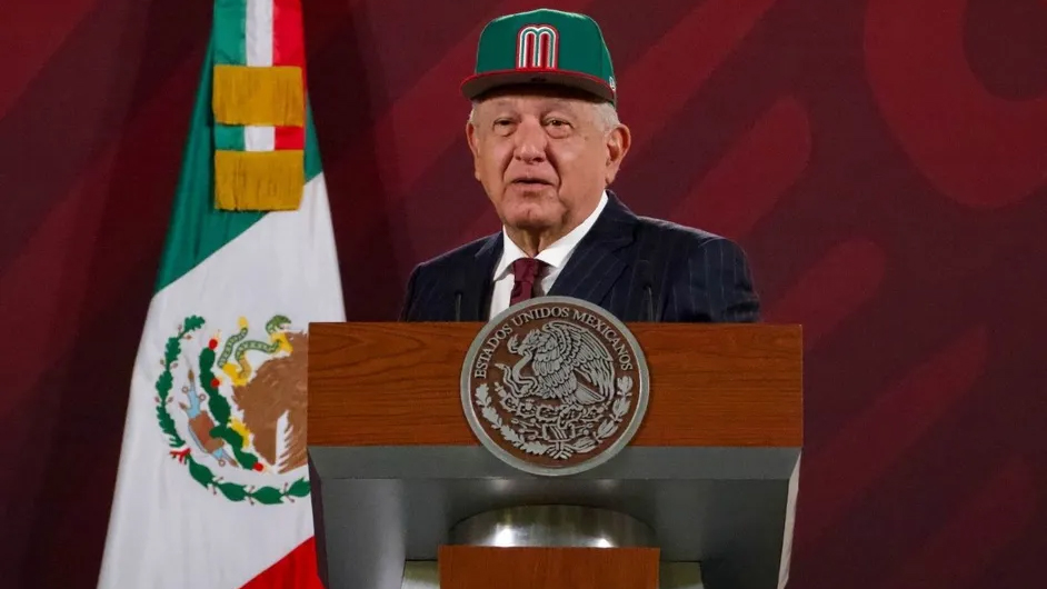 AMLO celebra victoria de México contra Canadá en el Clásico Mundial de Beisbol