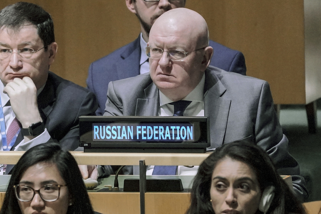 El embajador de Rusia ante Naciones Unidas, Vassily Nebenzia, durante una votación de la Asamblea General de la ONU. (AP)