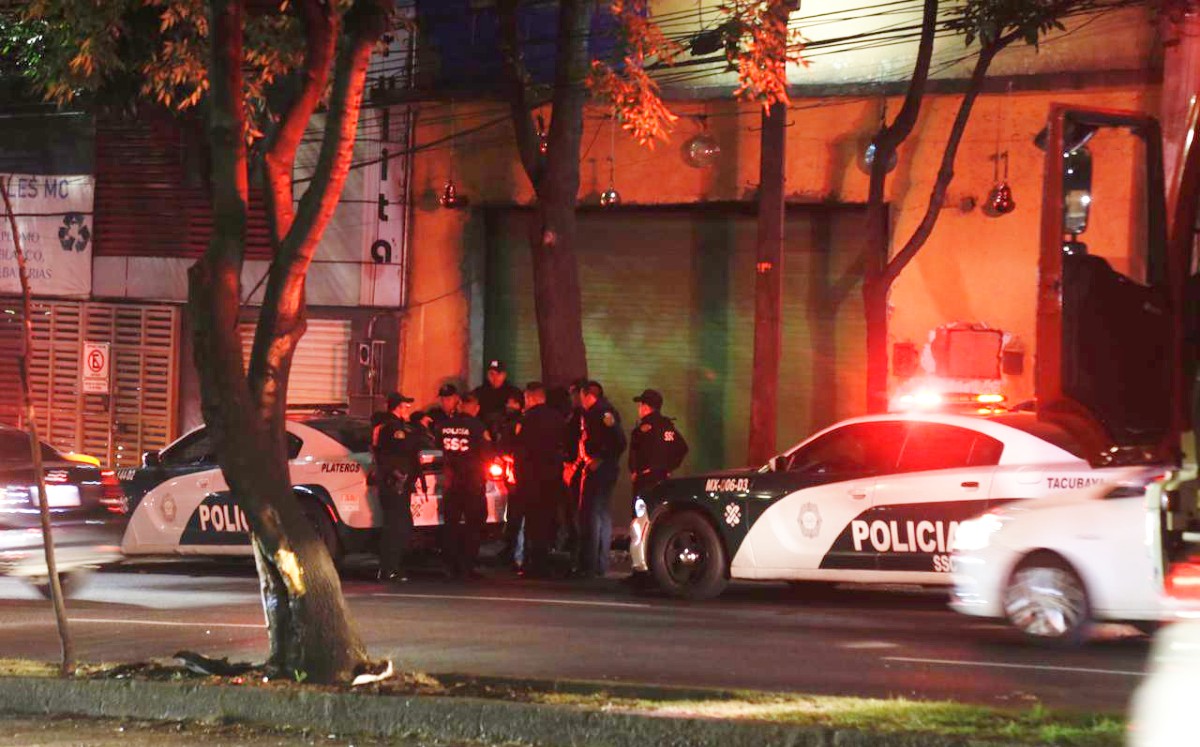 Auto choca contra árbol en CdMx | Enrique Luna