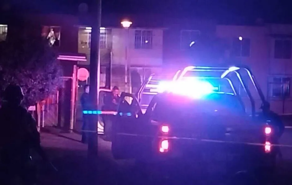 Hallan dos cuerpos sin vida en contenedores con ácido en Uruapan, Michoacán