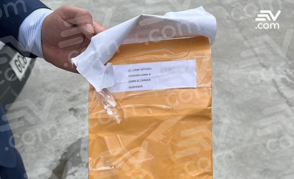El artefacto detonó dentro de las instalaciones en el Cerro del Carmen. | Instagram ecuavisanoticias