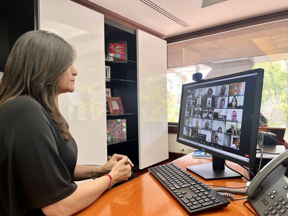 A la reunión virtual acudieron más de mil 300 directivos de educación media superior. | @Nora_Ruvalcaba