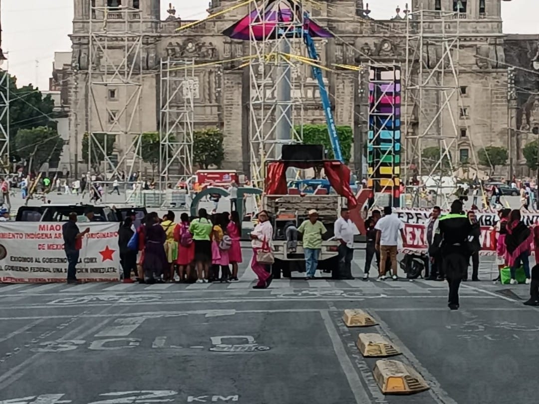 Artesanos se manifiestan en Ciudad de México.