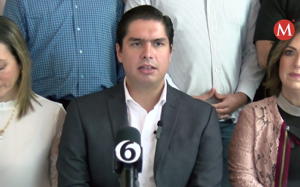 Juan Pablo González toma protesta como presidente Canirac de Victoria