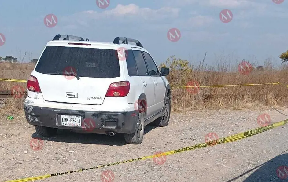 Localizan cuatro cuerpos en camioneta en Hidalgo
