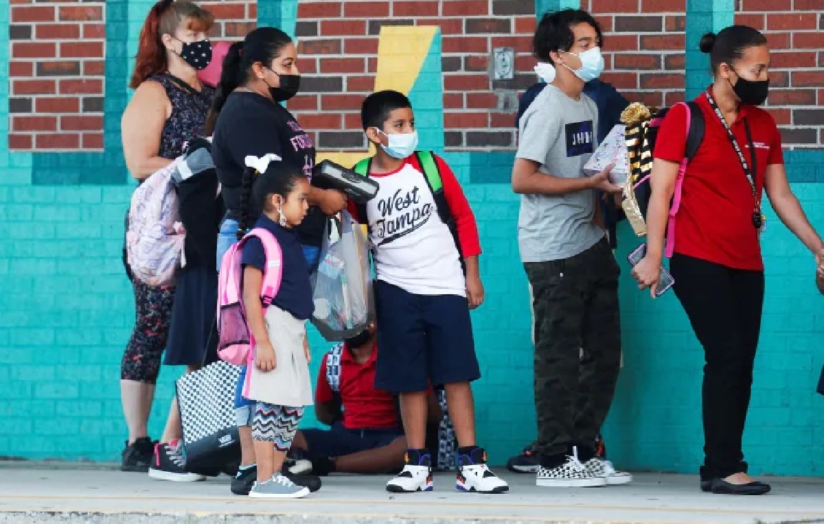 Alumnos en escuela de West Tampa, Florida (Reuters)