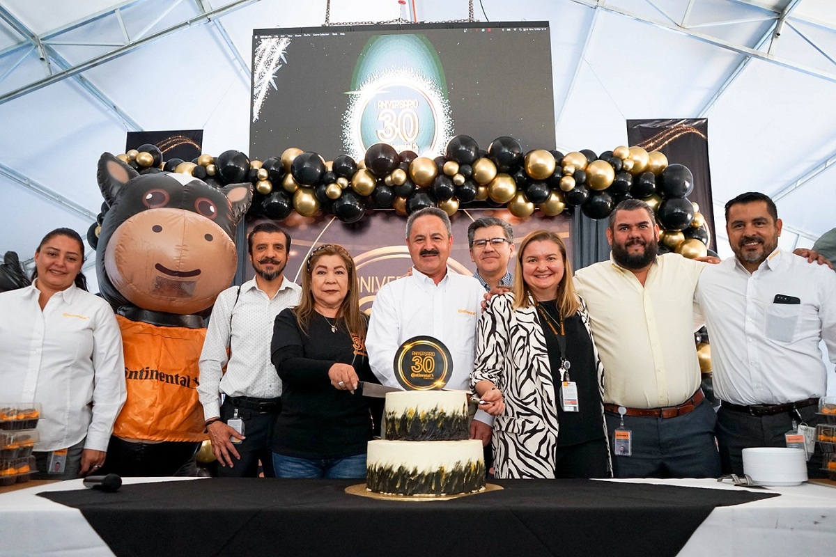 Continental celebró el 30 aniversario de su Planta Guadalajara Tijera. (Cortesía)