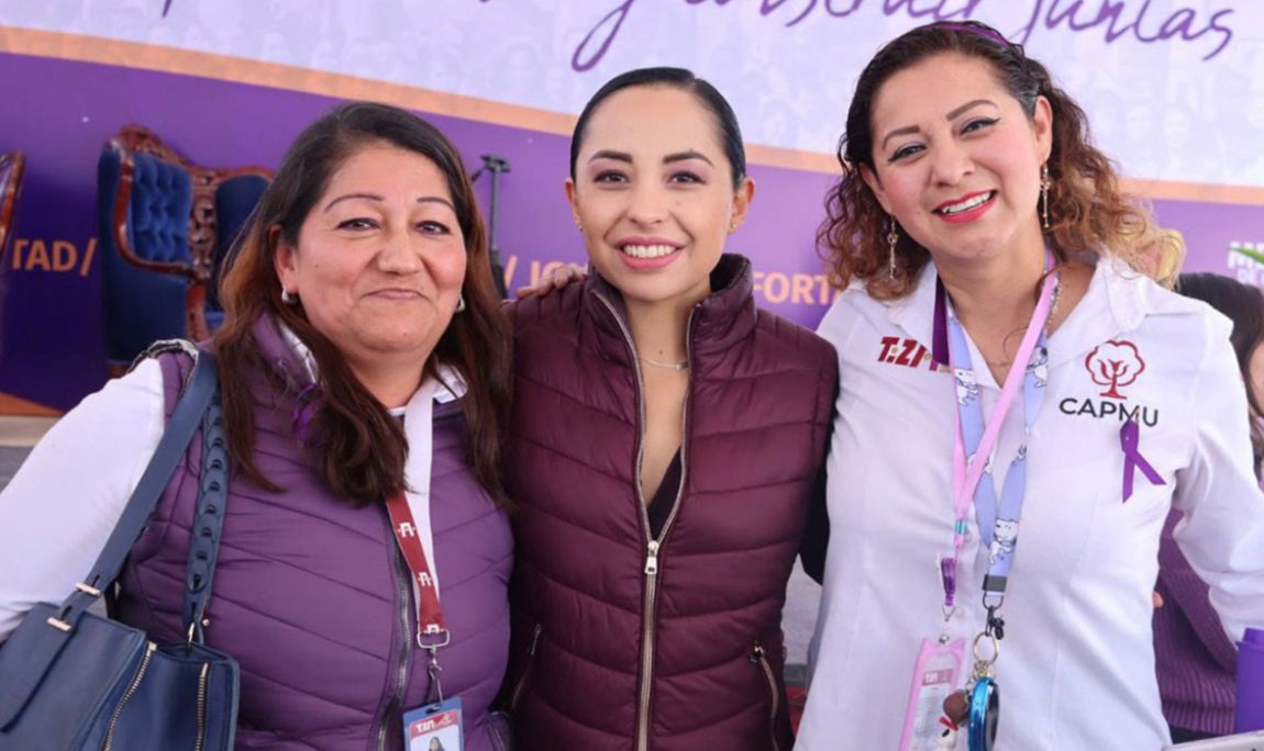 La funcionaria morenista se reunió con trabajadoras del gobierno. (Especial)