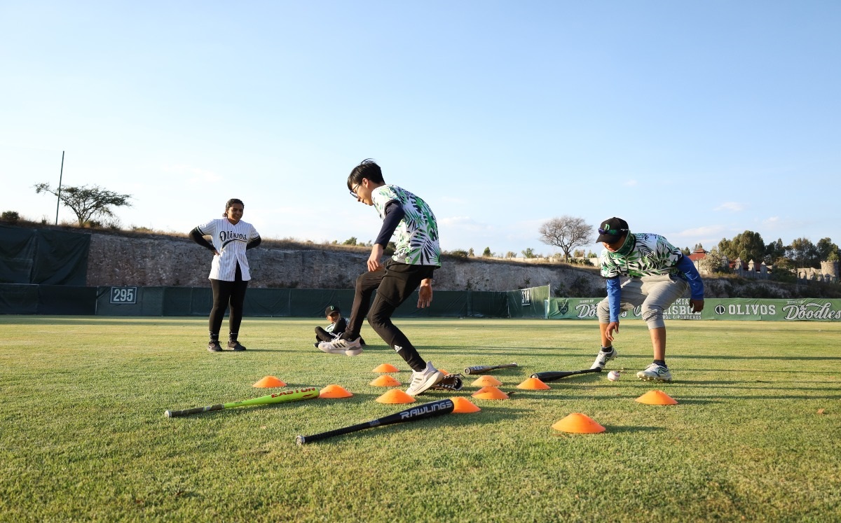 Los Olivos, academia de beisbol | Especial
