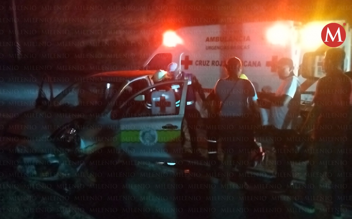Taxista choca contra cerro del Andonegui cerca de puente Tampico