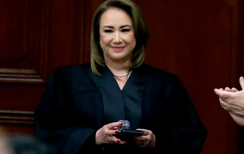 UNAM impugna suspensión definitiva otorgada a Yasmín Esquivel por supuesto plagio de tesis