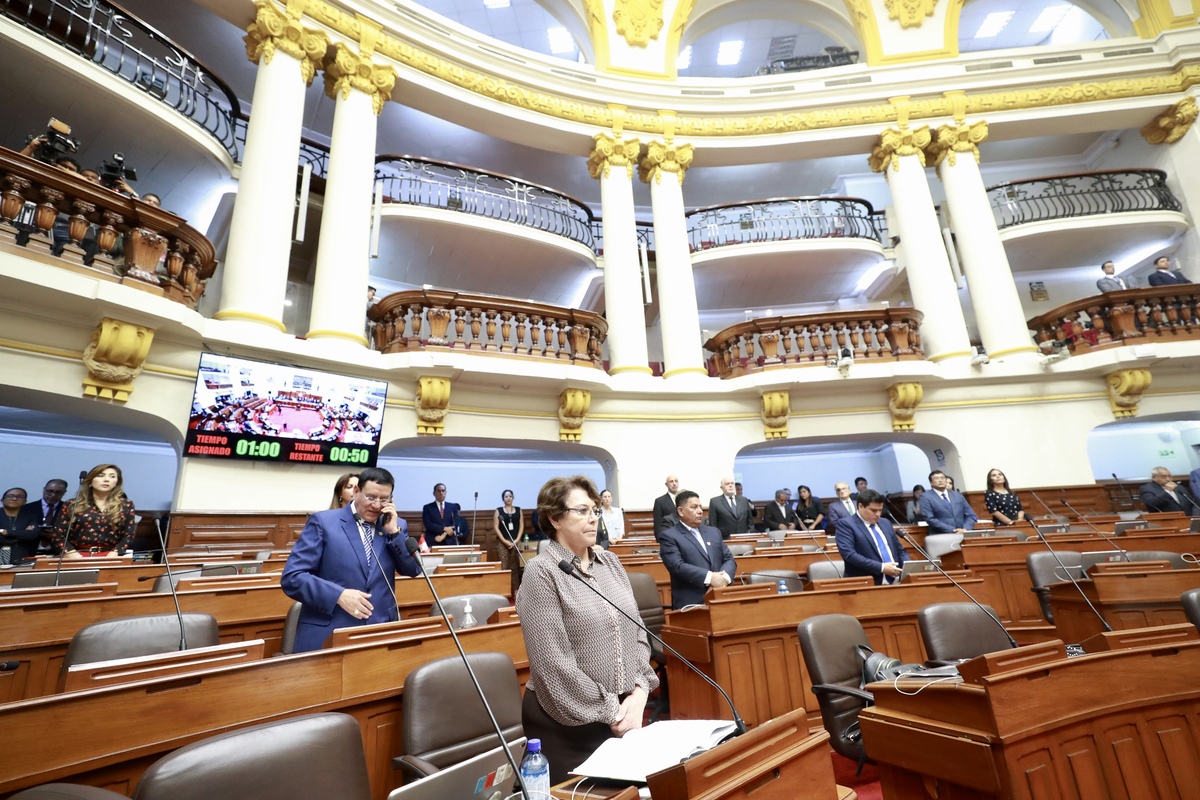 Congreso de Perú debate la acusación constitucional contra ex ministra Betssy Chávez y los ex ministros Huerta y Sánchez. (EFE)