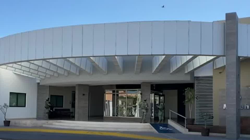 Continúan resguardando el cuerpo de ‘El Chueco’ en funeraria de Sinaloa