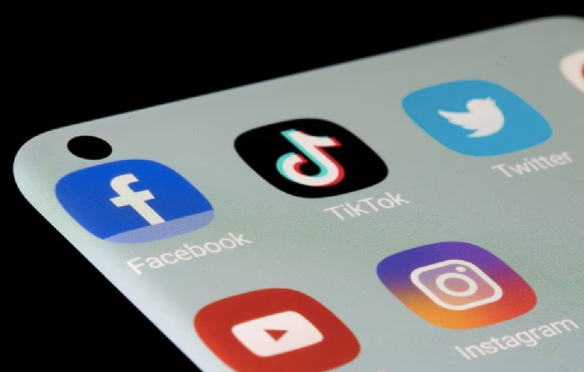 Dispositivo con redes sociales (Imagen ilustrativa | Reuters)