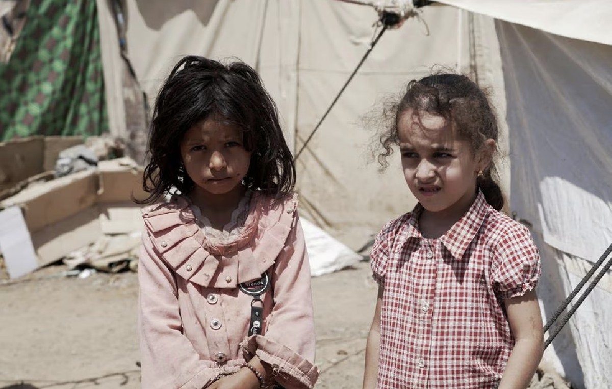 Niños desplazados en la ciudad de Marib en Yemen (Reuters)