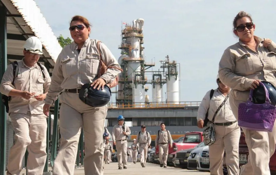 Pemex basificará a trabajadores transitorios de 10 años de antigüedad