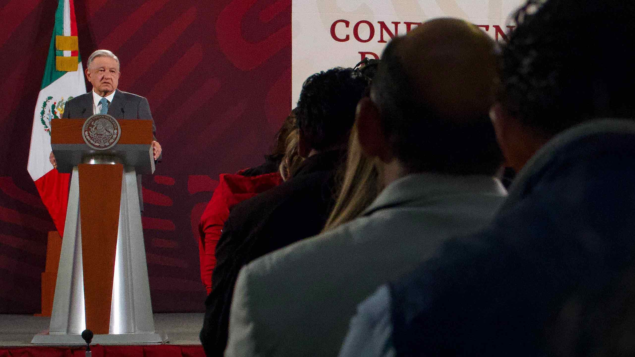 "Es una vil mentira": AMLO desconoce encuesta "cuchareada" sobre confianza en la SCJN