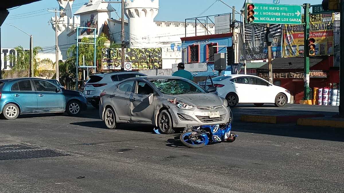 El accidente ocurrio en el cruce de la avenida Benito Juáres y la calle 5 de mayo en Guadalupe, NL | Erik Solheim Rocha