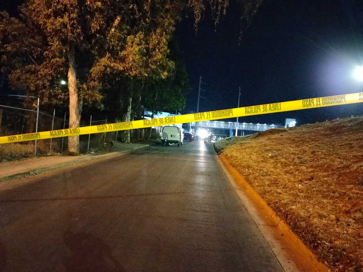 Autoridades acuden a sitio donde hombre fue hallado muerto en Zapopan (Vicente Torres Alfaro)