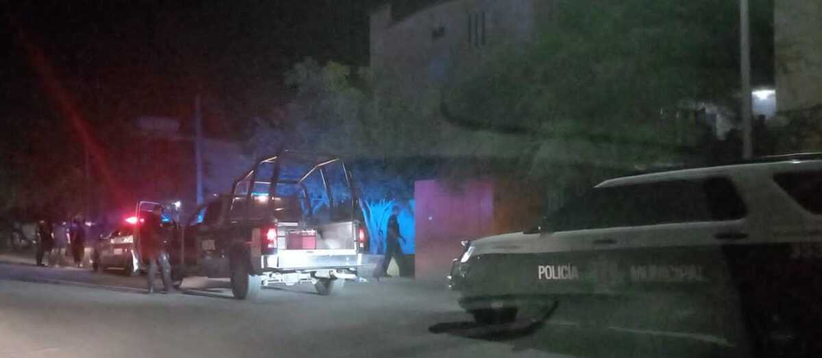 Elementos de la DSPM fueron agredidos por habitantes de los condominios Manhattan. | Especial