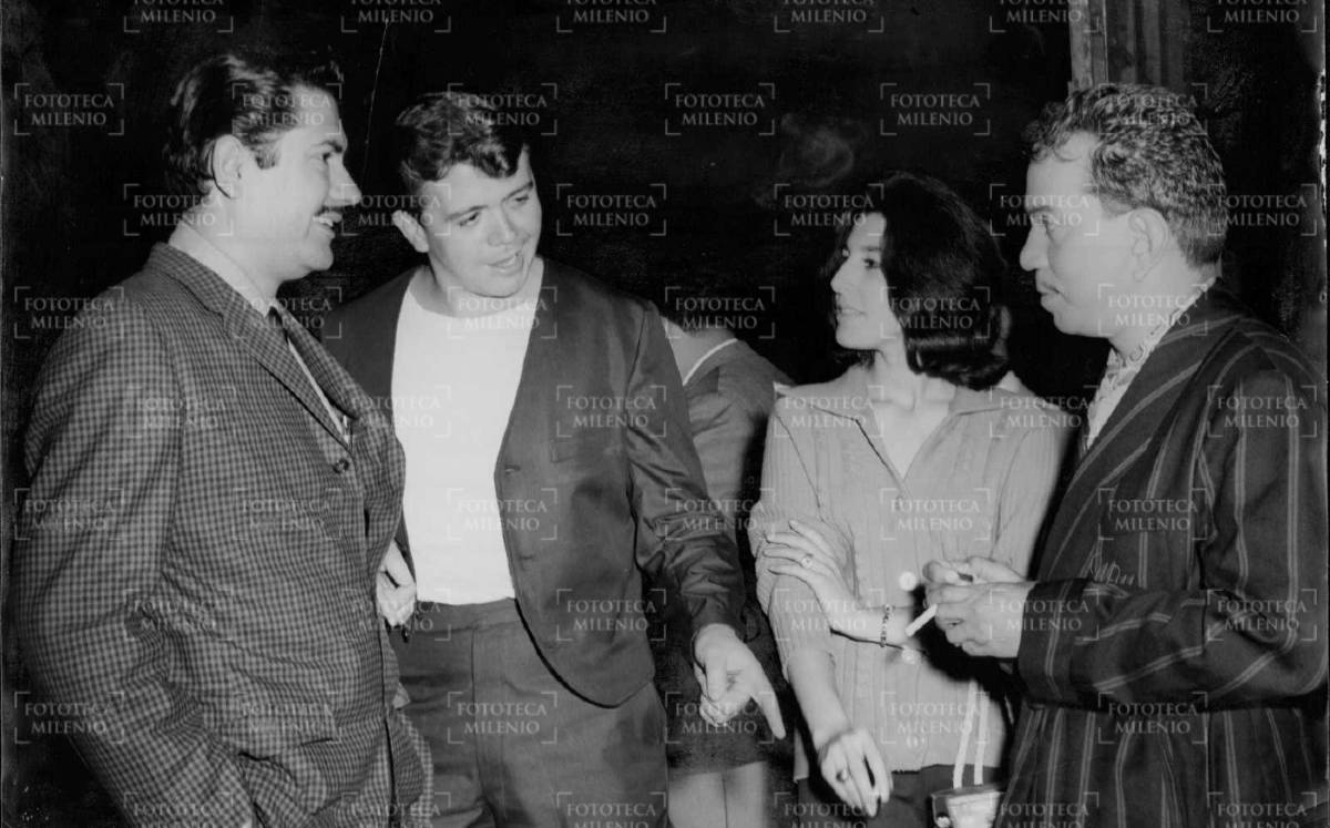Eulalio González "El Piporro", Xavier López "Chabelo" y Cecil Serato, de visita en el Set donde Mario Moreno "Cantinflas" comenzó el Rodaje de la Pelí