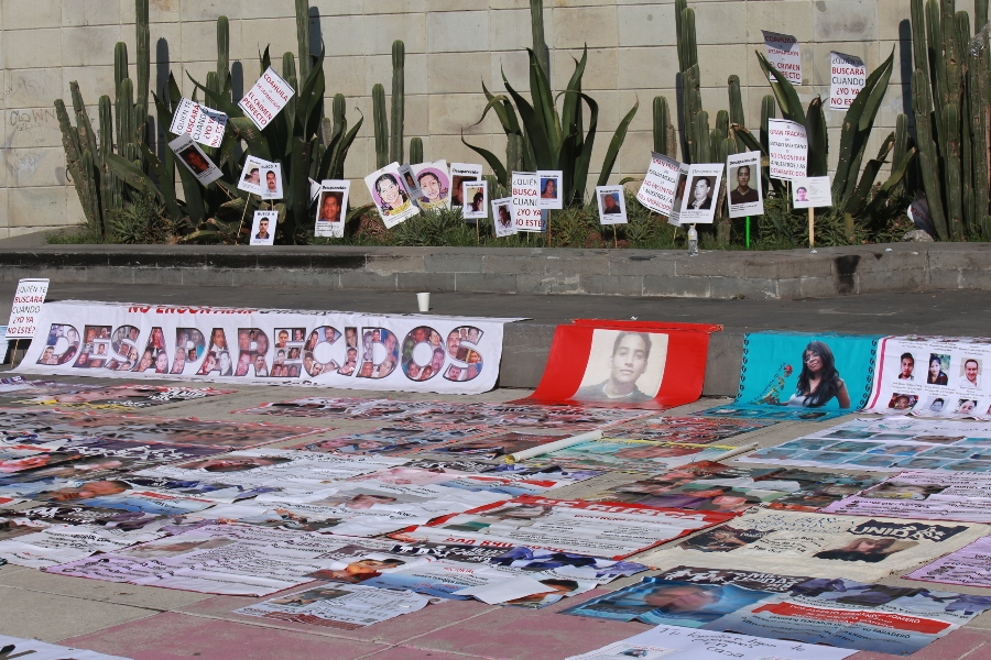 Familiares de personas desaparecidas se manifiestan en el monumento a la Madre cada 10 de mayo.| Juan Carlos Bautista
